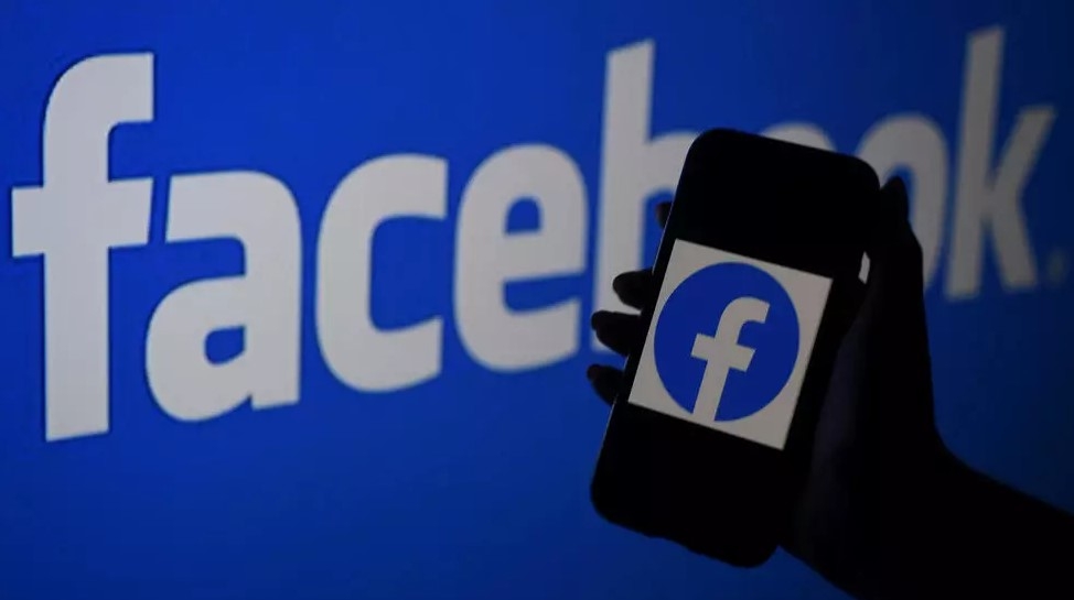 Facebook panel to review requests to remove 'harmful' content