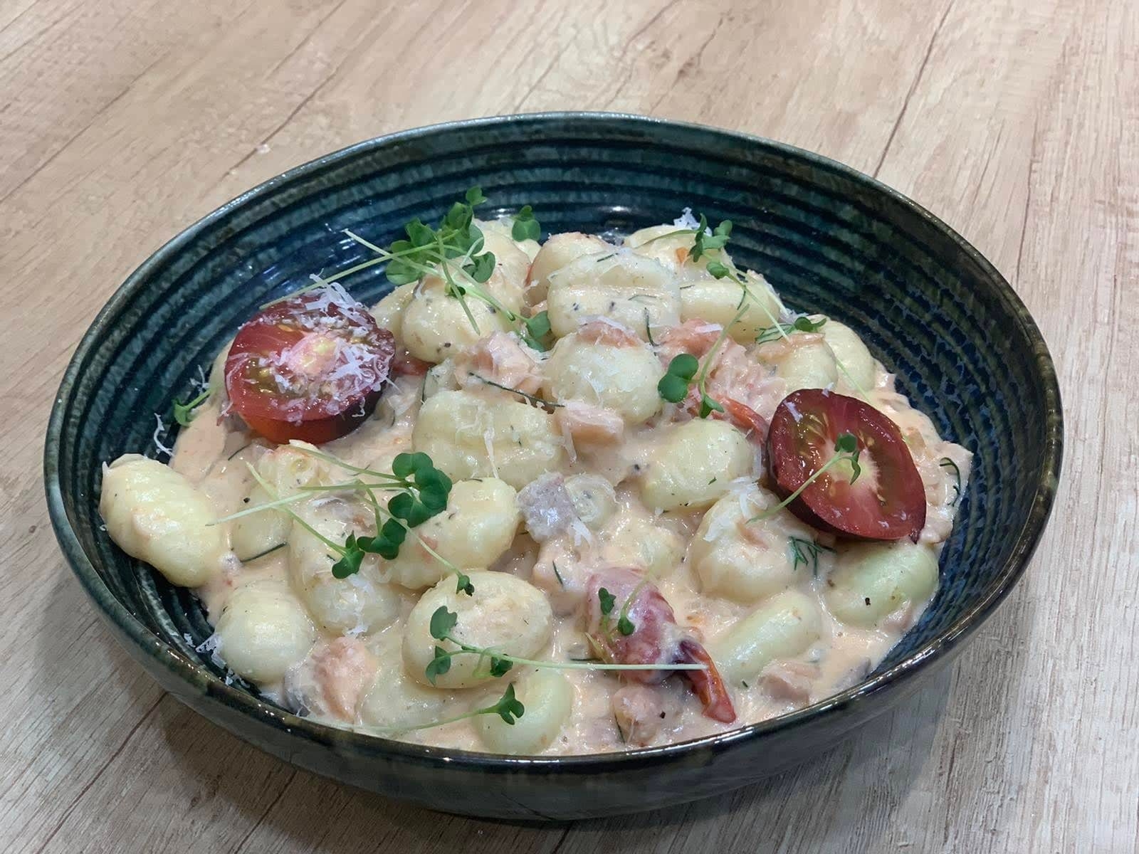 RECEPT: Njoke s dimljenom pastrmkom | KUHAJMO ZAJEDNO