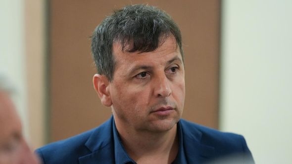 Video / Vukanović izbačen sa sjednice, pa bježao od obezbjeđenja