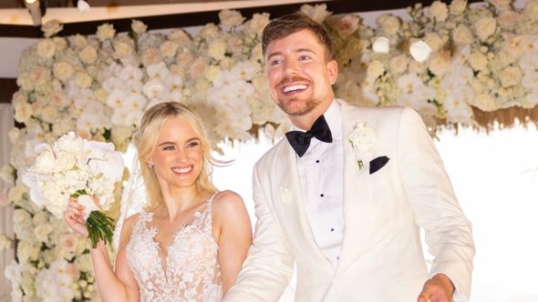 MrBeast i Tea Bujsen vjenčali se na privatnom ostrvu: Jutjuber kojeg prati pola miliona ljudi stao na ludi kamen