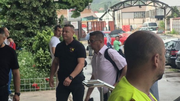 Video / Director of Nova Željezara Ahmed Hamzić waited for workers to disperse, then arrived at the company in a luxury Mercedes