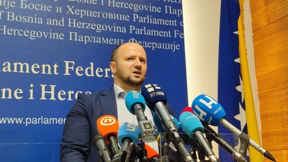 Zukić: BiH ne pripada Hrvatskoj, sramno je da o hegemoniji govore oni koji su preglasali Bošnjake