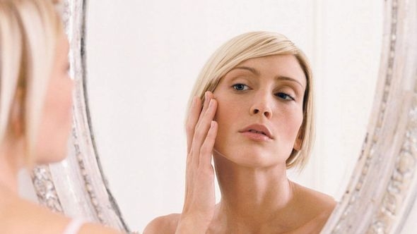 Tri domaće maske za kožu sklonu aknama: Možete da ih napravite sami