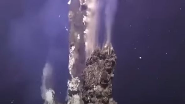 Aktivirao se golemi vulkan, naučnici upozoravaju: "Može eruptirati svakog trenutka"
