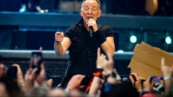 Legendarni muzičar posvetio pjesmu ubijenoj majci troje djece: ICE bi trebalo da nestane iz Mineapolisa