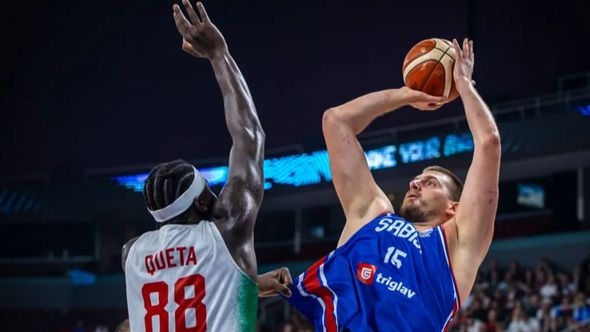 Srbija pobijedila Portugal, ali uz velike probleme: Bogdanović povrijeđen, Petrušev isključen