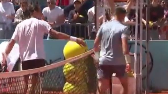 Oglasio se Džumhur nakon sporne situacije: Drugi put ne pružam ruku, ne volim da ispadnem budala