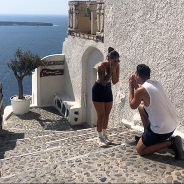 Zaruke u Grčkoj pretvorile se u hit: Turisti stali ispred kamere baš u ključnom trenutku