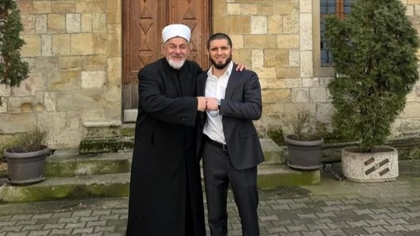 Islam Mahačev u Bajrakli džamiji u Beogradu