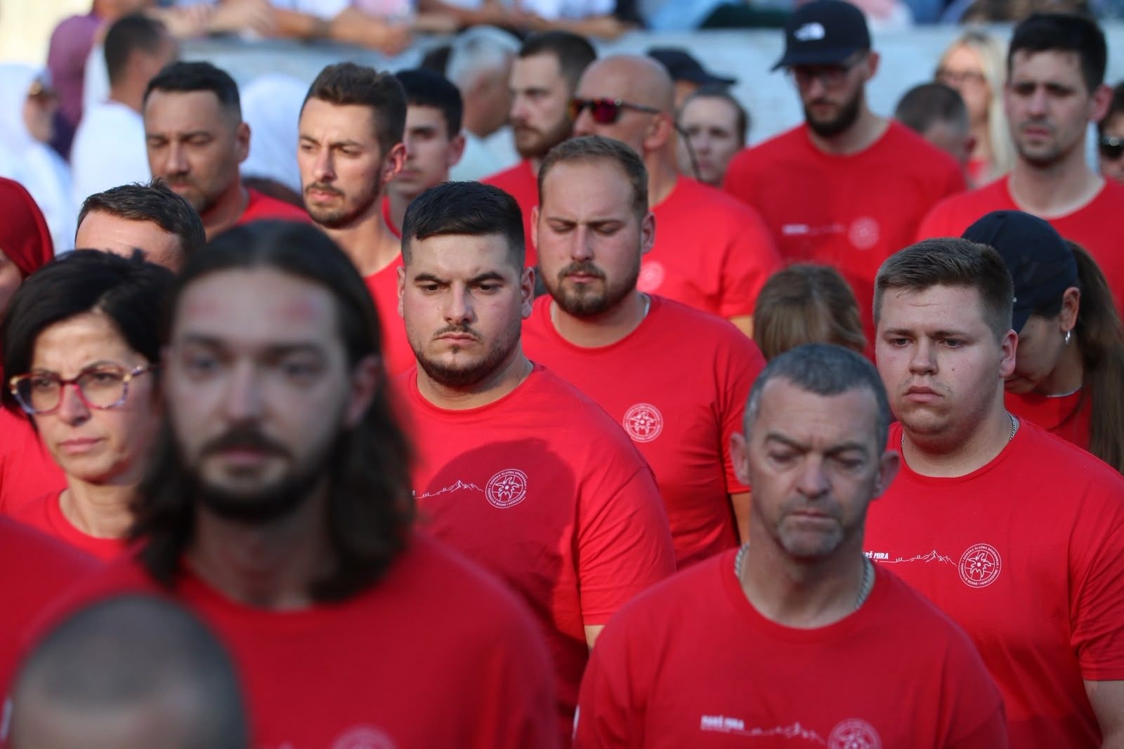 Učesnici "Marša mira" stigli u Potočare: Trodnevnim pješačenjem odali počast žrtvama genocida