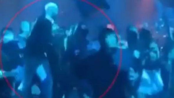 Pojavio se snimak: Mekregor nokautirao muškarca na Ibici