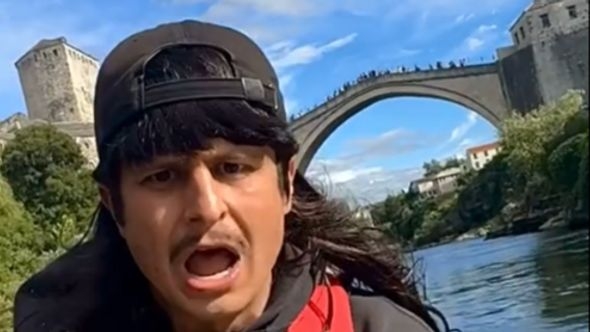Američki pjevač boravio u Mostaru: Odletio sam u Bosnu da snimim ovaj video