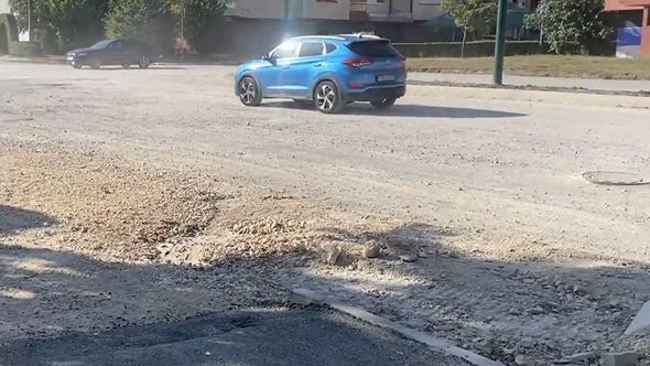 Video / Saobraćajnica na Dobrinji raskopana mjesecima