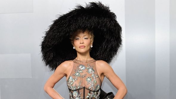 Kakvo izdanje: Rita Ora stigla na žurku nakon Oskara
