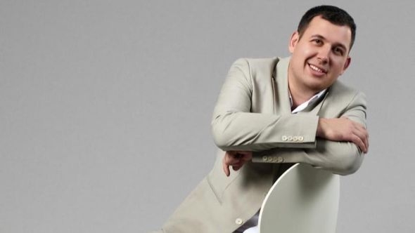 Valentino slavi rođendan i publici poklanja album "Tridesete"