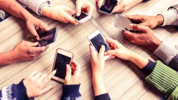 Google sprema da vještačka inteligencija direktno upravlja mobitelom