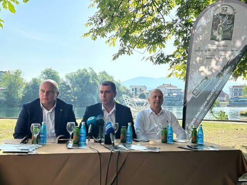 Spektakularni doček u Bihaću uz Tonija Cetinskog: Una regata donosi nezaboravne trenutke na Uni