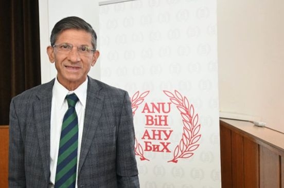 Predavanje stručnjaka Sureša Mukherjia: Vještačka inteligencija neće zamijeniti radiologe
