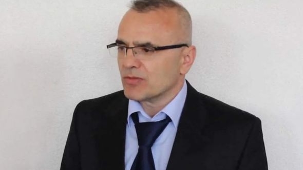 Tuga do neba: Preminuo profesor Salih Dervić