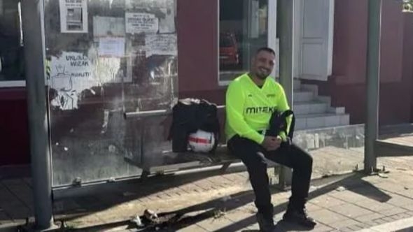 Darko Lazić čeka autobus: Pjevač odustao od vožnje