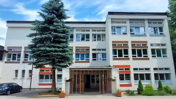 U više škola u SBK dojavljene bombe, evakuirani učenici i osoblje