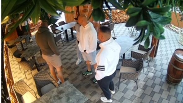 Uznemirujuće / Četvorica napala i pucala u FNC borca, a on ostao na nogama uprkos ranjavanju