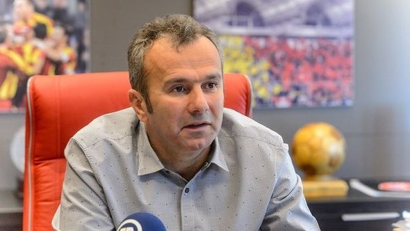 Policija privela Dejana Savićevića zbog saobraćajnih prekršaja