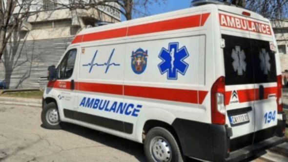 Muškarac pao s traktorske prikolice, pa preminuo u kolima Hitne pomoći