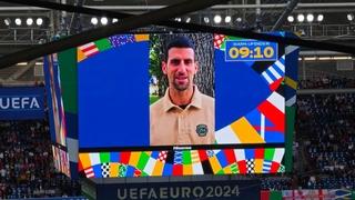 Neočekivani "gost" na stadionu: Đoković se "pojavio" i poslao poruku fudbalerima Srbije