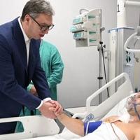 Ranjeni pripadnik Žandarmerije u stabilnom stanju, posjetio ga Vučić